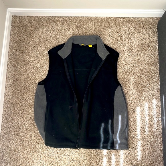 Cabelas XL Fleece Vest Gray & Black - Picture 3 of 3